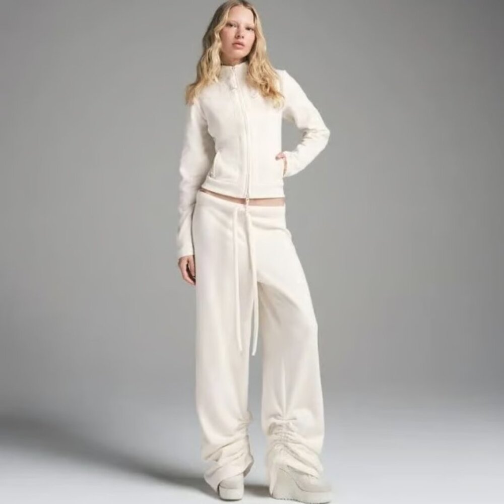 SKIMS Fleece Lounge Stacked Pant in Ecru Size Medium